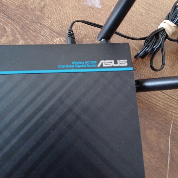 Asus dual band gigabit wireless router - Picture 2 of 2